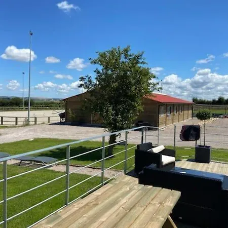 Holiday home Haras De Connincthun Beuvrequen